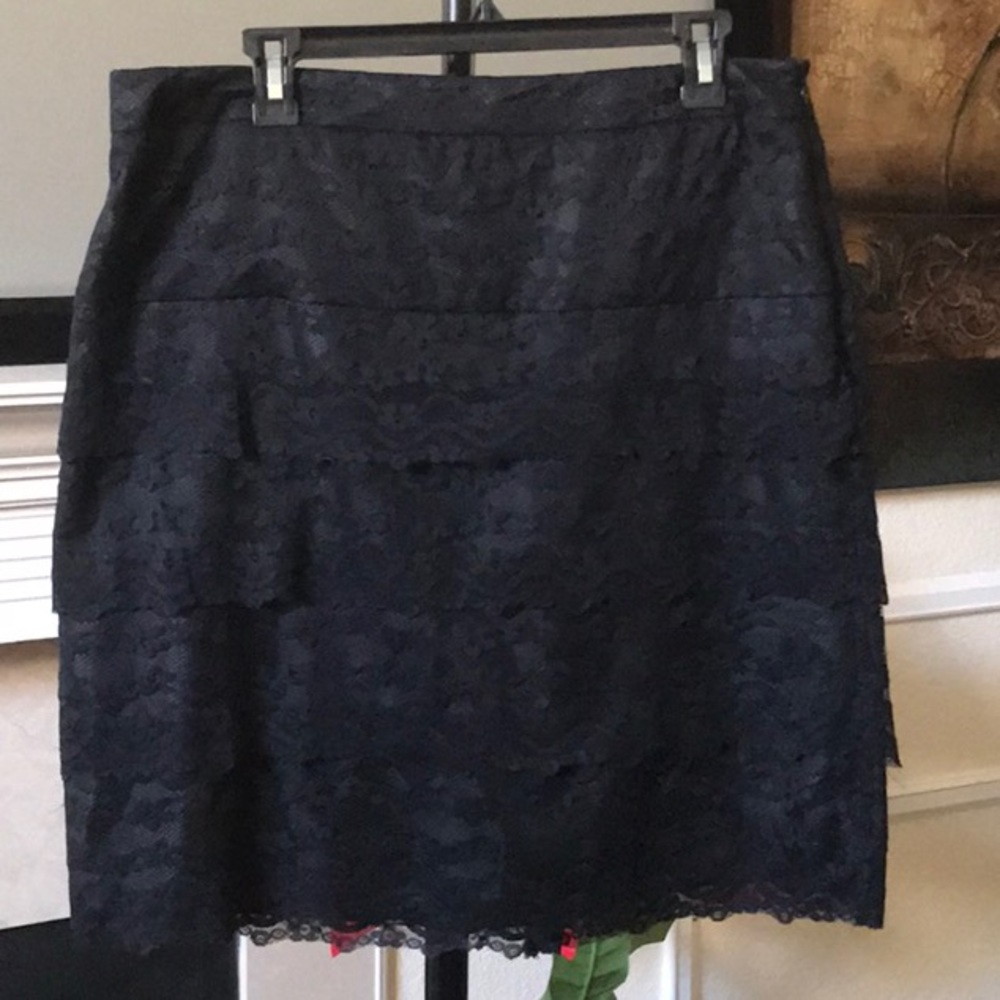 SKIRTS... SKIRTS... SKIRTS...